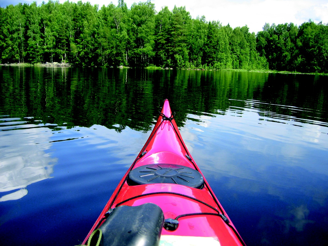 Featured image for “Njut av reservatet på fotbollsgolfen, på en MTB eller från en kajak”